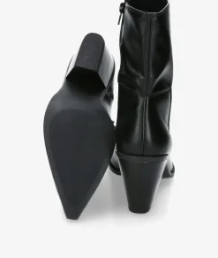 Botines CORINA M5820 en negro