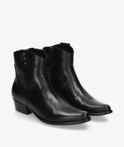 Botines pabloochoa.shoes CALIOPE SB TACHAS en negro