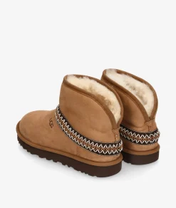 Botines UGG CLASSIC MINI CRESCENT en cuero