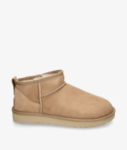 Botines UGG CLASSIC ULTRA MINI en beige