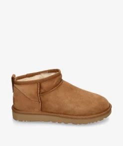 Botines UGG CLASSIC ULTRA MINI en cuero