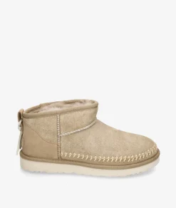 Botines UGG CLASSIC ULTRA MINI BIARRITZ en beige