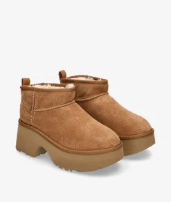 Botines UGG CLASSIC ULTRA MINI NEW HIGHTS en cuero