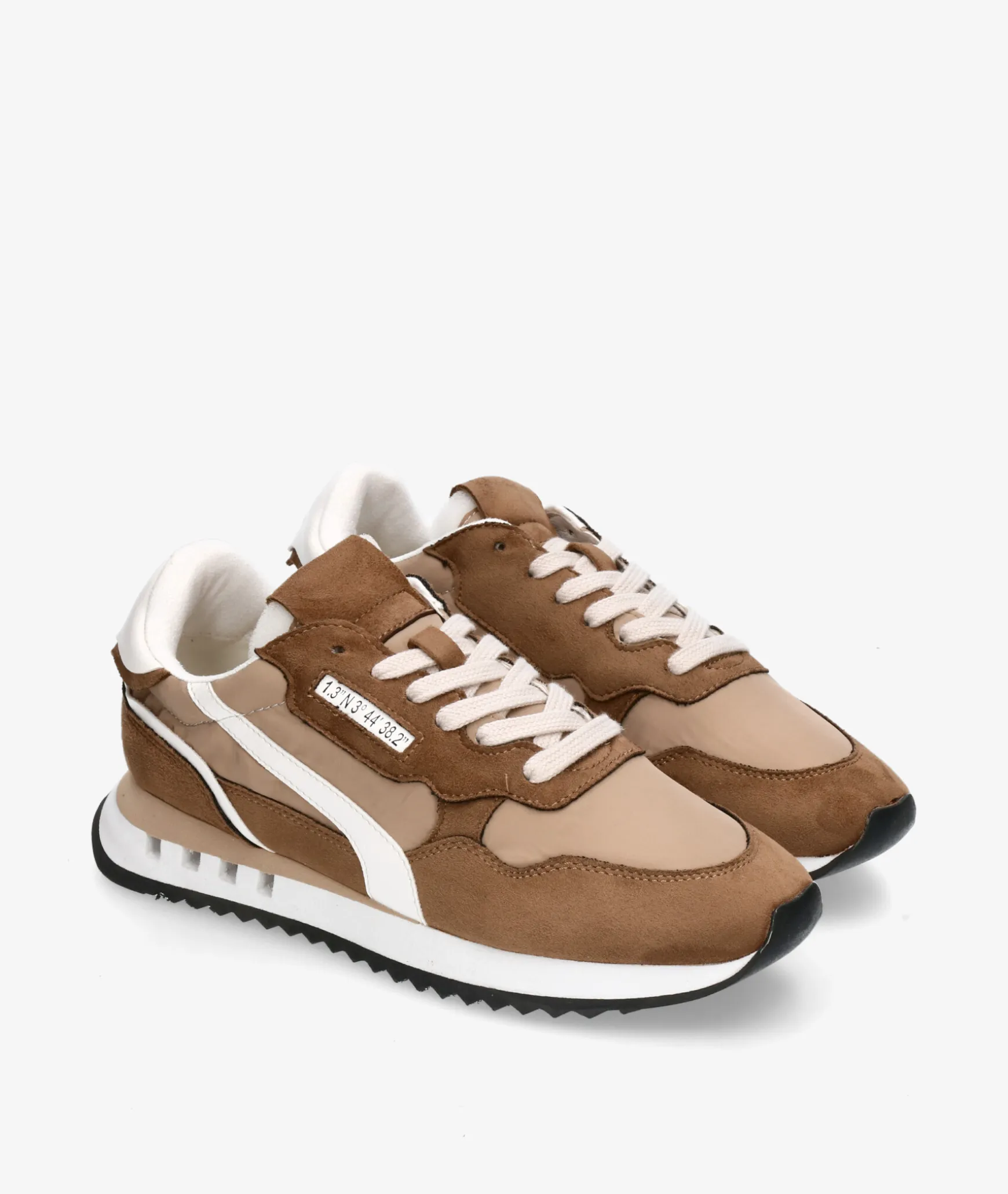 Deportivos CORINA M5580 en beige