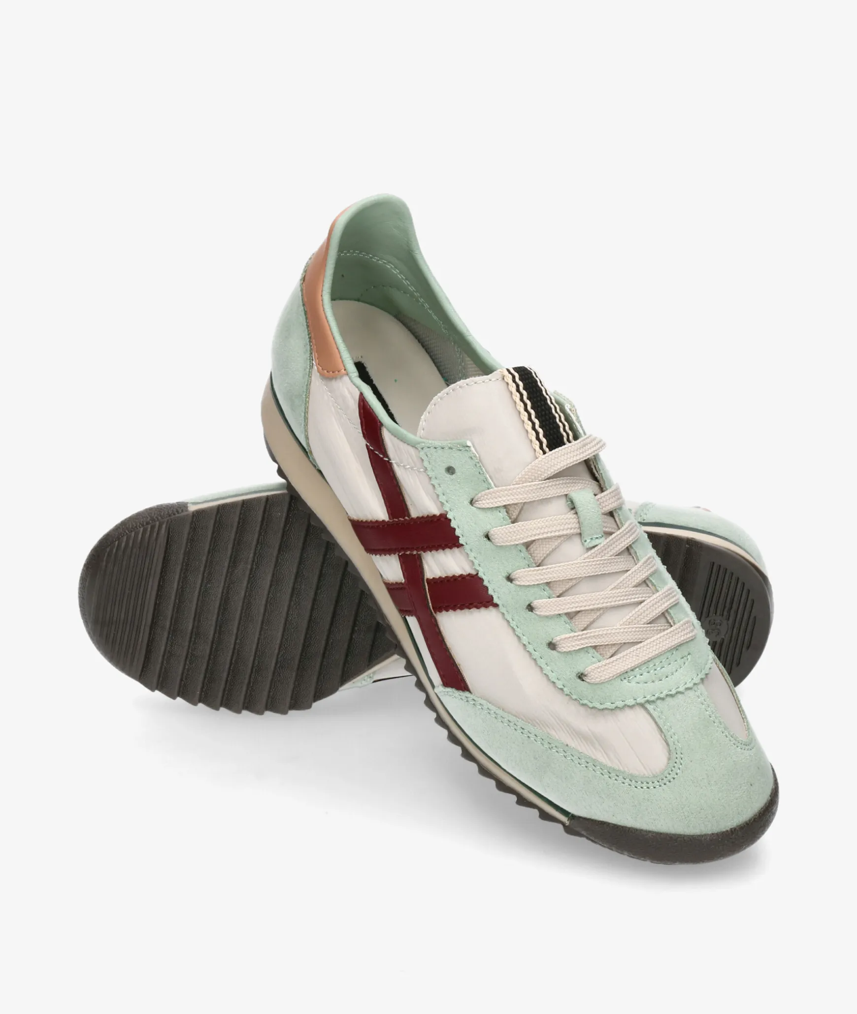 Deportivos CORINA M6050 en verde