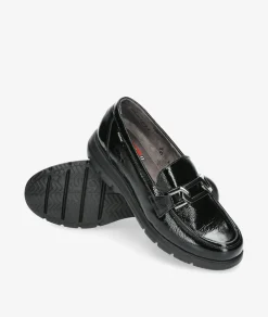 Mocasines Fluchos F1794 en charol negro
