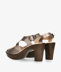 Sandalias pabloochoa.shoes 450 en taupe metalizado