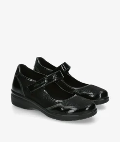 Zapatos confort Amarpies 29381 en charol negro
