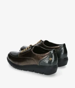 Zapatos confort Amarpies 29308 en charol marrón