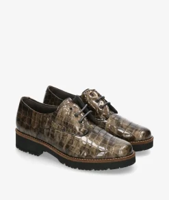 Zapatos inglés Pitillos 10771 en charol taupe